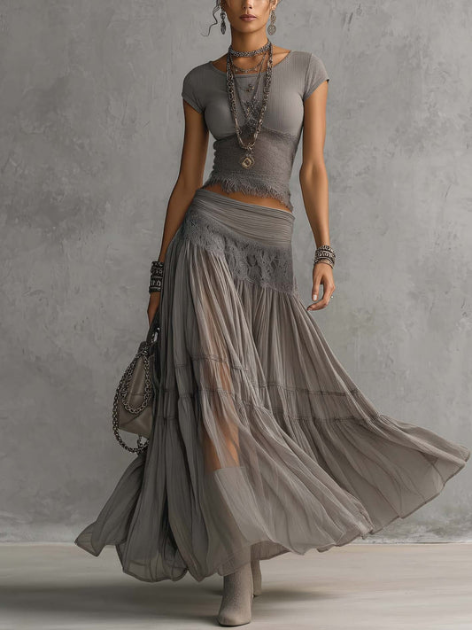 Rocío - Top Encaje Gris Falda Plisada