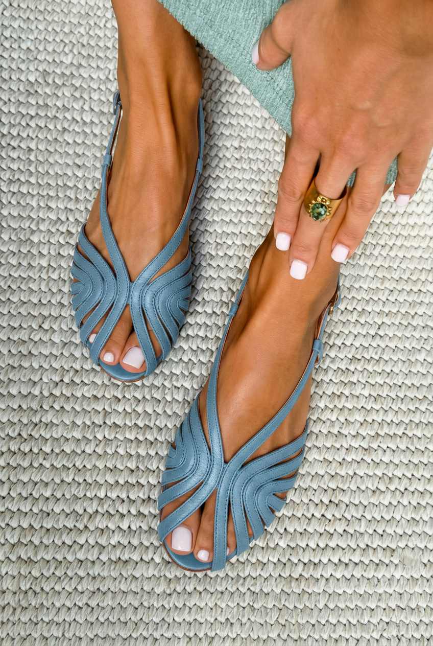 Sandalias planas de verano negras, piel, tiras tipo jaula, punta abierta
