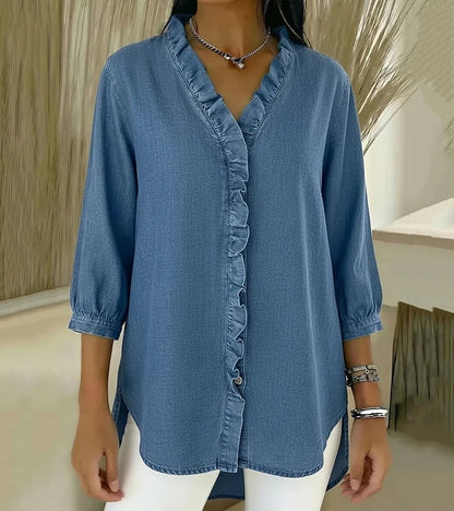 Clemencia — Blusa fluida con escote en V con volantes