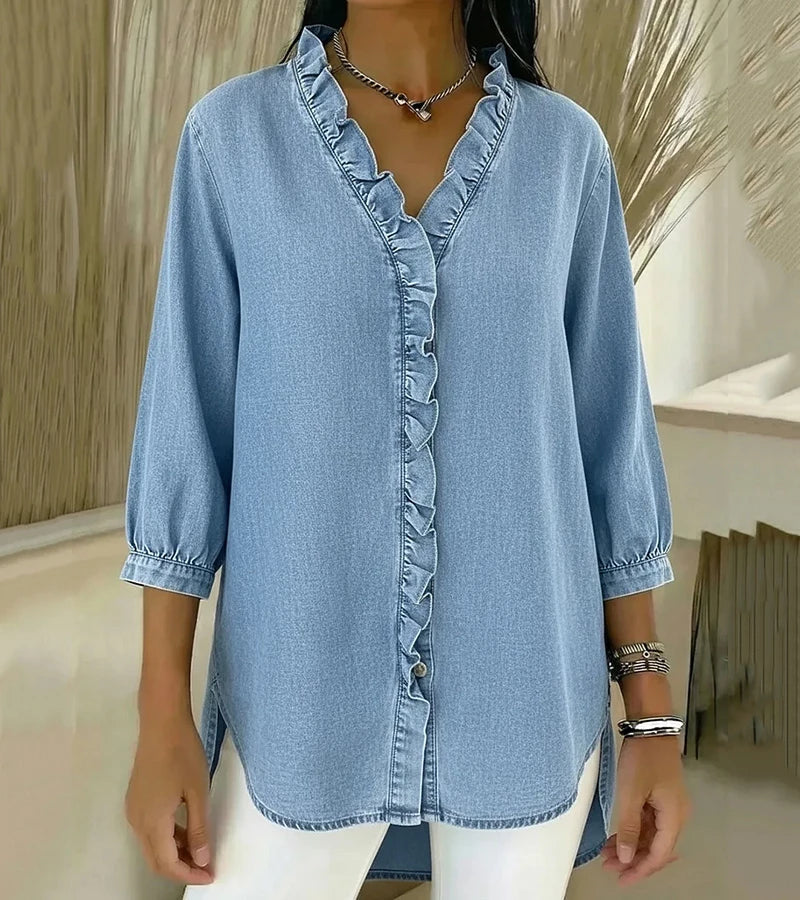Clemencia — Blusa fluida con escote en V con volantes