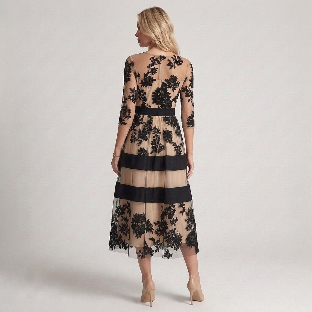 Claudia - Elegante abito in pizzo floreale