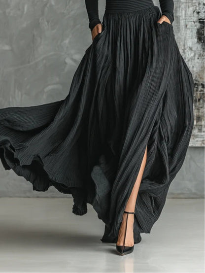 Carmen - Cuello Alto Negro Falda Plisada
