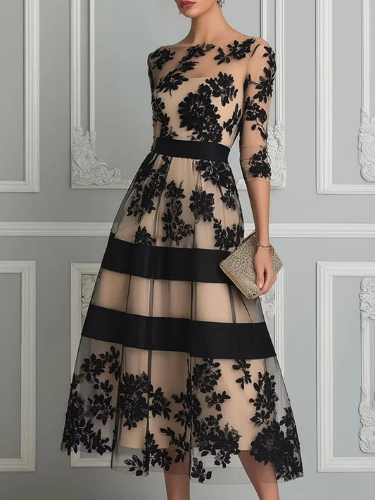 Claudia - Elegante vestido de encaje floral